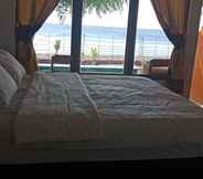 Bedroom 4 Resort Marjon