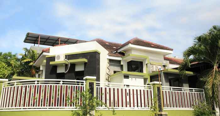 Luar Bangunan Godong Homestay