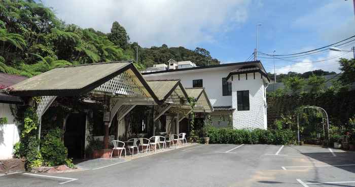 Exterior Cameronian Inn