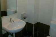 Toilet Kamar Hotel Remix