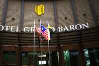 ภายนอกอาคาร Hotel Grand Baron 