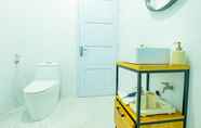 In-room Bathroom 6 Yellow House Jogja
