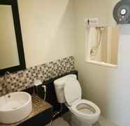 Toilet Kamar 5 Hiso Hotel Lopburi