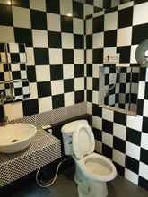 In-room Bathroom 4 Hiso Hotel Lopburi