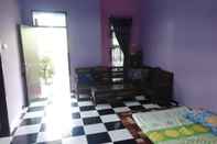 Bilik Tidur 3 Bedroom at Villa Batoe Residence by Nefy
