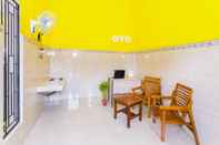 Lobi OYO 1427 Azzahra Guest House Syariah