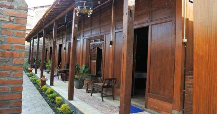 Exterior Wooden Room at Ndalem Malioboro Guest House