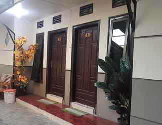 Lobby 2 Comfort Room at Darmo Homestay Akbar