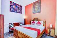 ห้องนอน OYO 90363 Nira Guest House Sanur Bali