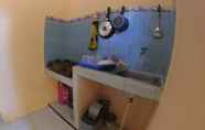 Toilet Kamar 3 Tomy Homestay