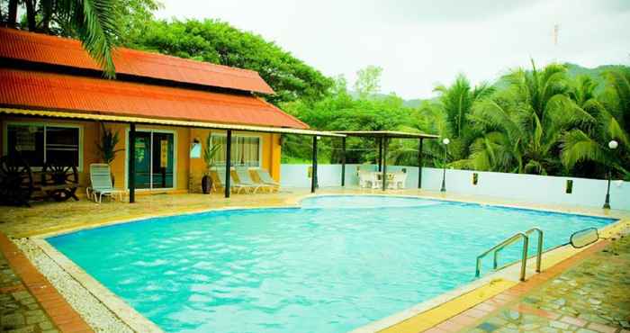 Kolam Renang Huaykhakhaeng Countryhome Resort