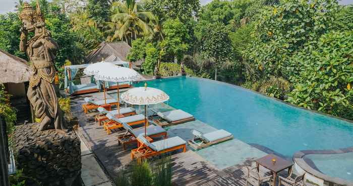 Swimming Pool The Sankara Suites & Villas by Pramana