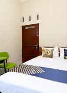 BEDROOM SUPER OYO 2209 Solo Point Guest House Syariah