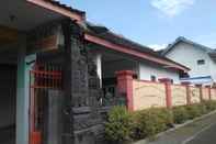 Exterior Cozy Room at Martonegaran Ronggowarsito Sragen