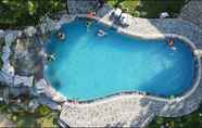 Hồ bơi 2 Dinh Gia Home Villa & Resort