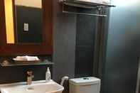 In-room Bathroom IASIS Bed & Breakfast 