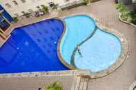 Swimming Pool Modern 2BR Green Pramuka Apartment
