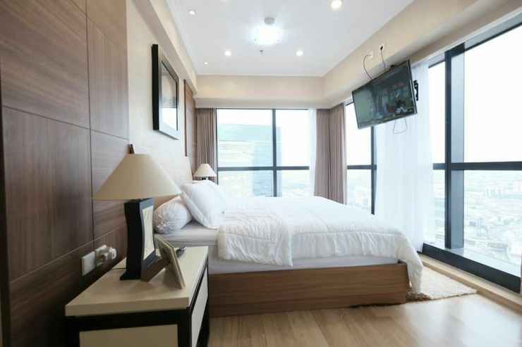 BEDROOM Luxury Room at The Peak Residence by Mitsukoka