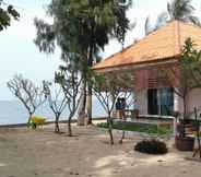 Bangunan 2 Maenam Villa 