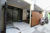 Bangunan Family 5 Bedroom at Homestay Wardoyo