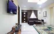 Sảnh chờ 3 Family 5 Bedroom at Homestay Wardoyo