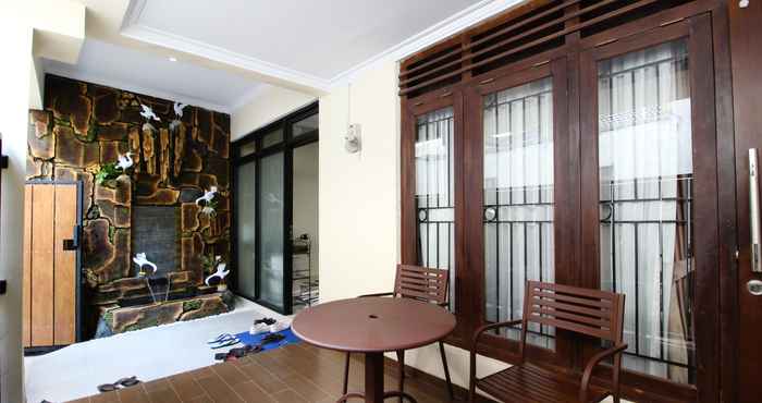 Lobby Family 5 Bedroom at Homestay Wardoyo