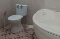 Toilet Kamar Family 4 Bedroom House at Ndalem Benteng