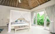 Kamar Tidur 5 Villa Escape at Sandy Bay Beach