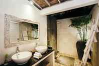 In-room Bathroom Villa Escape at Sandy Bay Beach