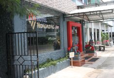 Exterior 3 HongKong Inn
