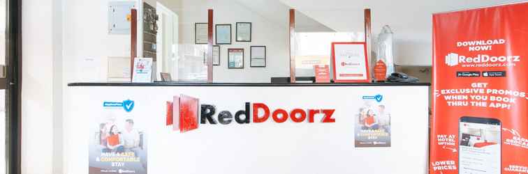 Lobby RedDoorz near Pasay Taft 