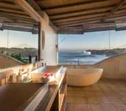 In-room Bathroom 5 Casa Del Mar