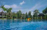 Swimming Pool 5 Hotel Grand Mangku Putra