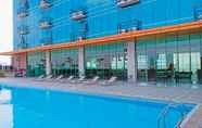 Swimming Pool 6 Win Premier Hotel Mangga Besar