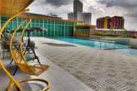 Swimming Pool Win Premier Hotel Mangga Besar