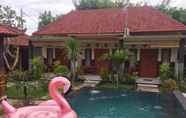 Kolam Renang 7 D Waktu House