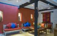 Lobi 4 Amed Lodge by Sudamala Resorts