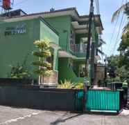 Exterior 2 Homestay Zuhriyah Syariah - 2 Bedrooms