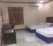 Kamar Tidur 5 Jeamco Royal Hotel - Baybay