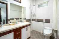 In-room Bathroom Hoang Yen Hotel - Phu My Hung 