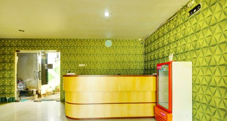 Lobby 2 OYO 91240 Jogja Amazon Green 2