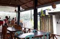 Bar, Cafe and Lounge Rinjani Houseboon