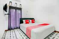 Bedroom Rn Syariah Guest House