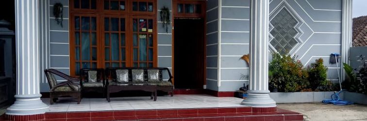 大堂 Full House 4 Bedrooms at Wahyu Barokah Tawangmangu