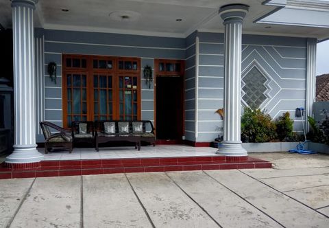 大堂 Full House 4 Bedrooms at Wahyu Barokah Tawangmangu