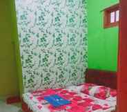 Kamar Tidur 5 Full House 4 Bedrooms at Wahyu Barokah Tawangmangu