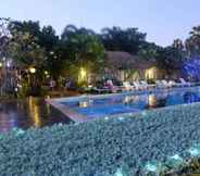 Kolam Renang 7 Cheznous Resort
