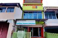 Luar Bangunan OYO 90468 Monalisa Guesthouse