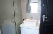 Toilet Kamar 6 Lys Spa Hotel & Apartment