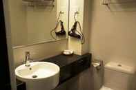 In-room Bathroom Hotel YT Midtown